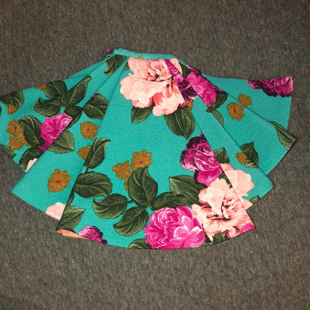 Floral Jabot
